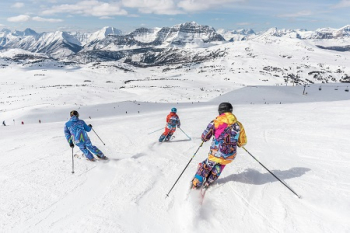 Betriebliche Veranstaltung: Gilt Unfall beim Skitag als Arbeitsunfall?
