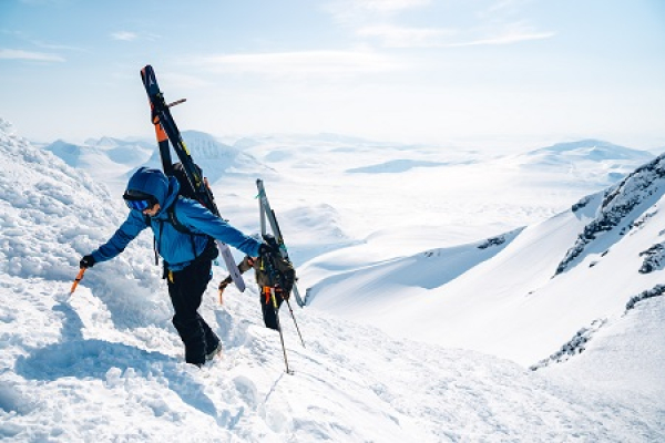 Sperrstunde missachtet, Windenseil übersehen – Wer haftet für Skiunfall?